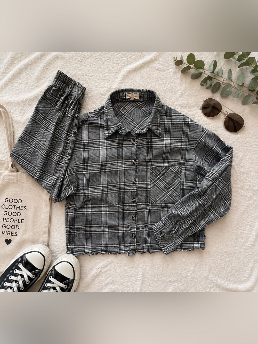 Gilded Intent Gray Plaid Cropped Button Front Shacket Shirt Small